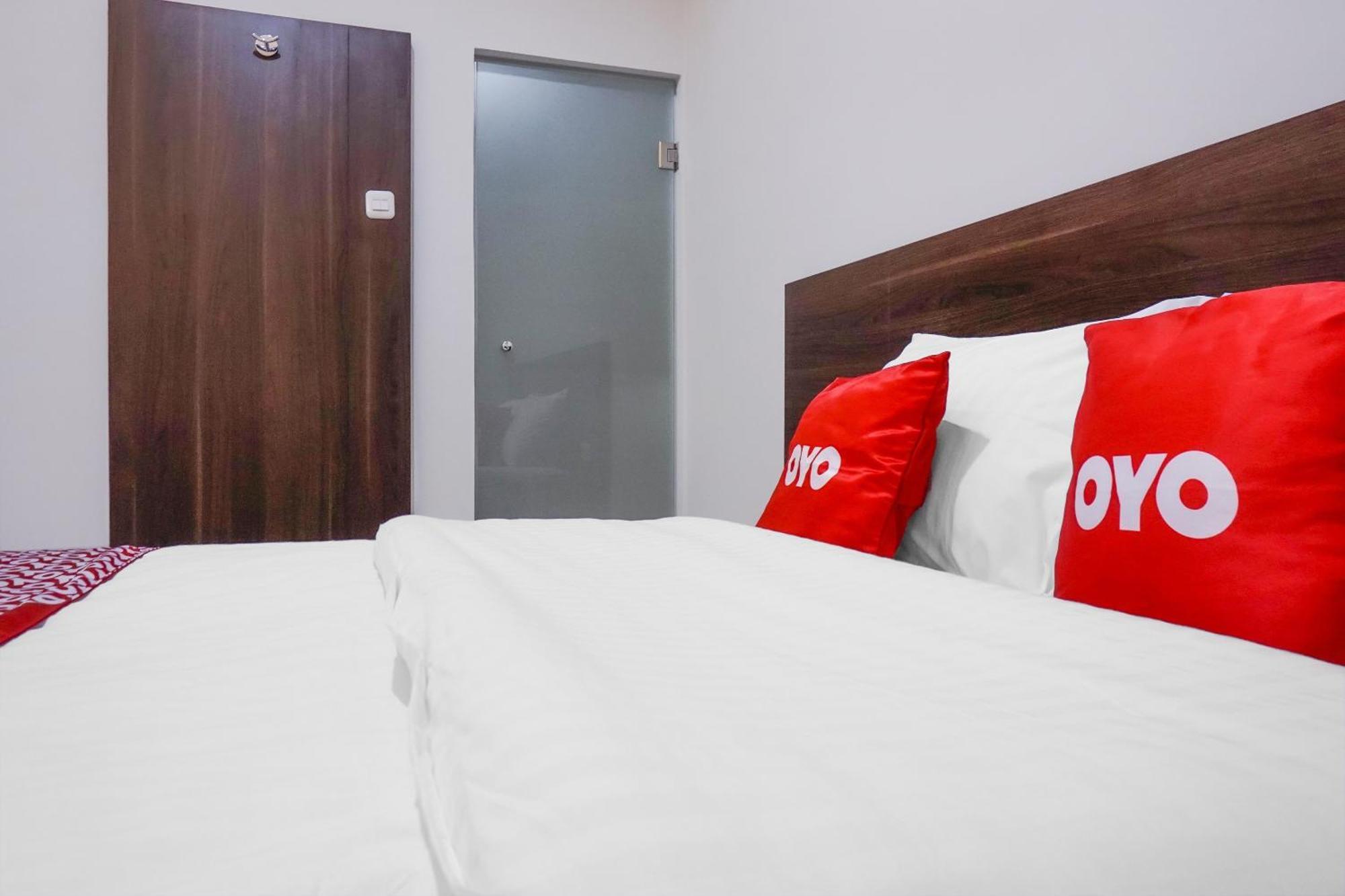 โอโย 90115 เนียร์ ปาซาร์ บารู Hotel จาการ์ตา ภายนอก รูปภาพ